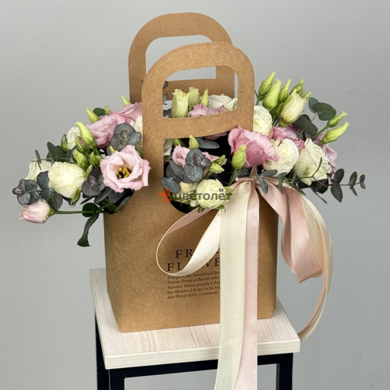 Сумочка с эустомой