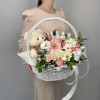 Корзина с игрушкой и цветами